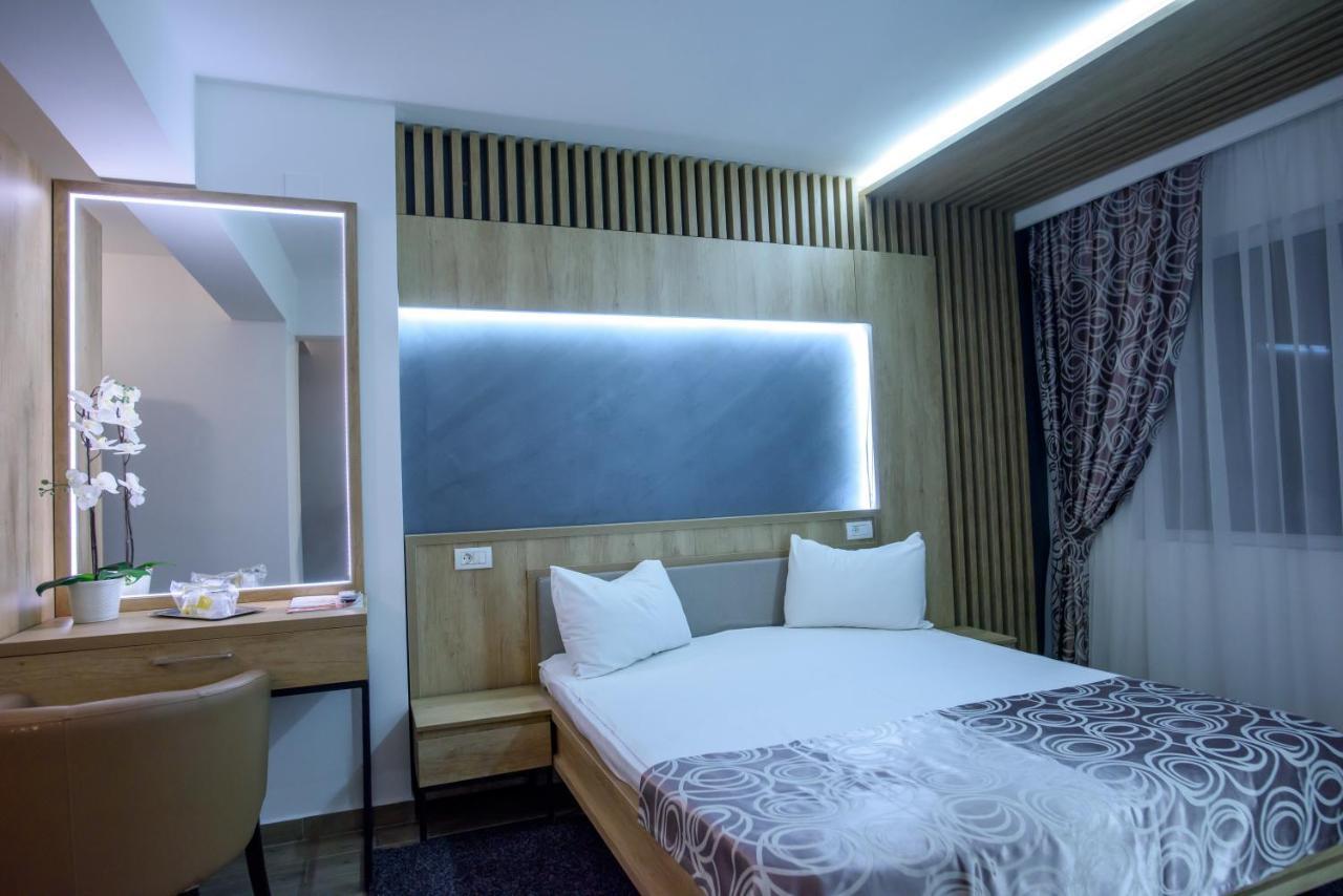 Hotel Tomis Mamaia Esterno foto
