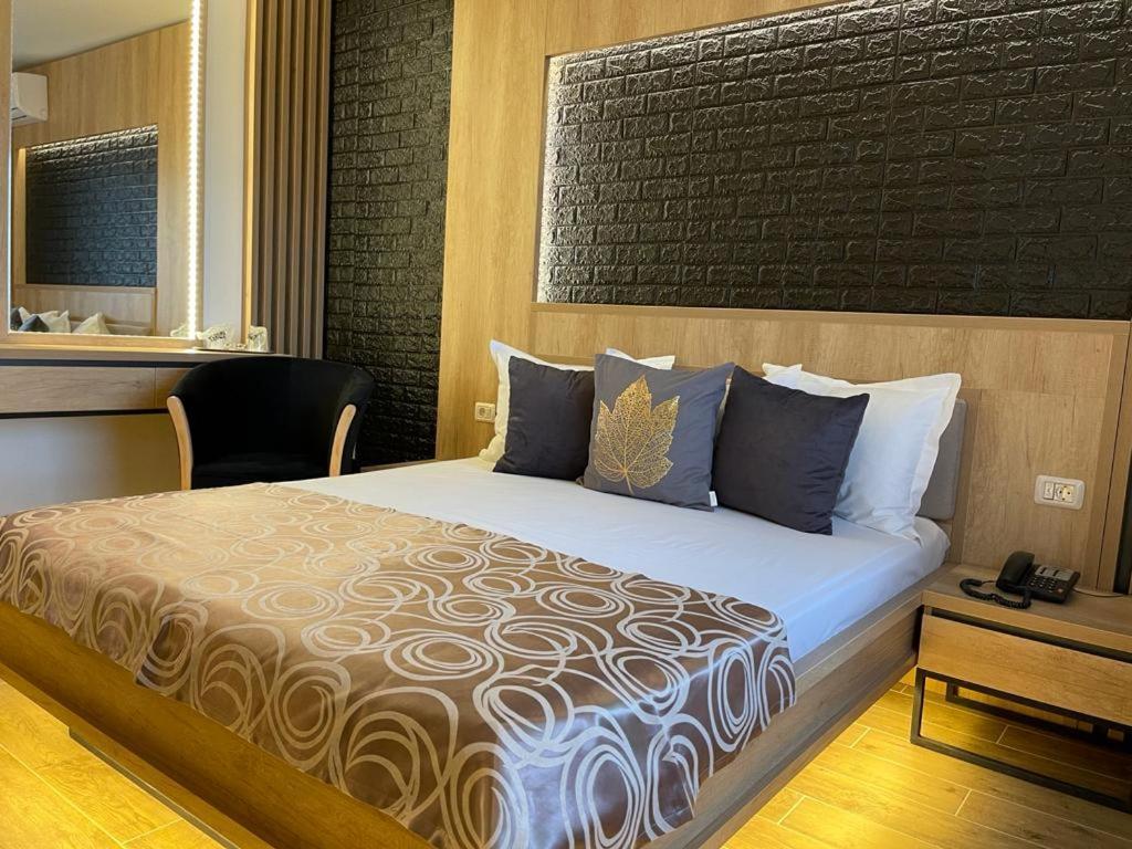 Hotel Tomis Mamaia Esterno foto