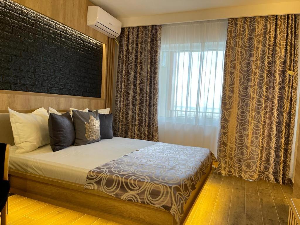 Hotel Tomis Mamaia Esterno foto