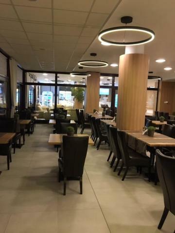 Hotel Tomis Mamaia Esterno foto